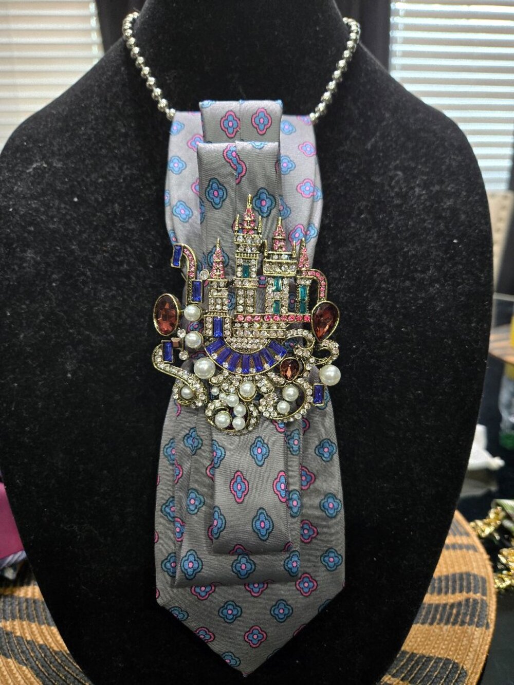 Decorative Tie Necklace with Brooch